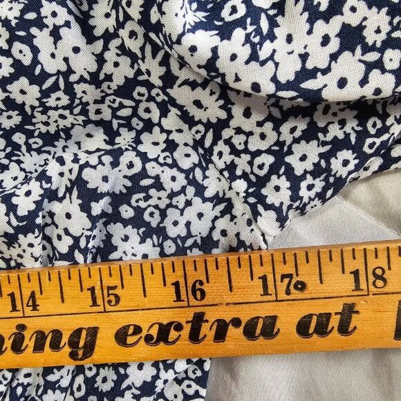 EUC OLD NAVY FLORAL V NECK SOFT JUMPSUIT SIZE SMALL - Picture 14 of 16